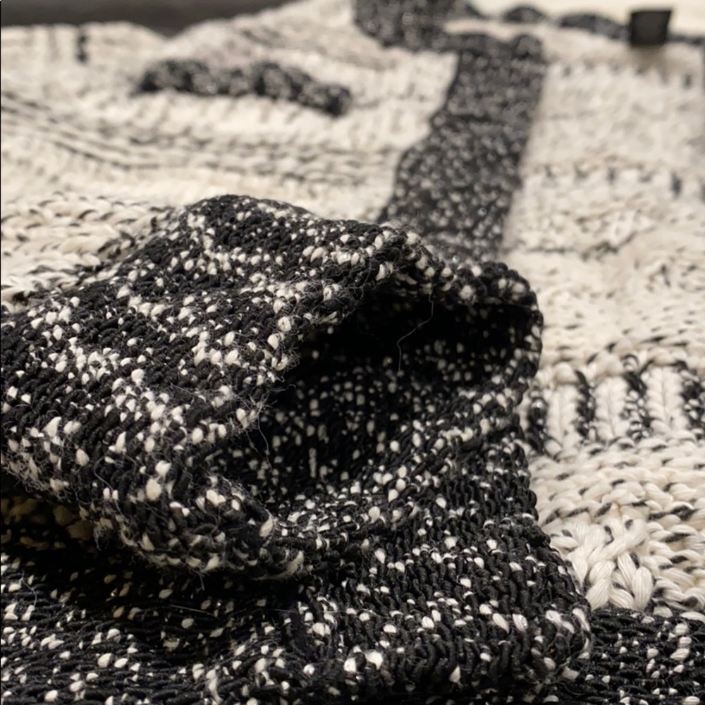 Cardigan - Picture 2 of 4